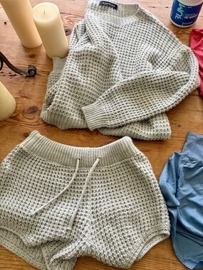 Parisian Cozy Knit Waffle Sweater & Shorts Set - Light Gray